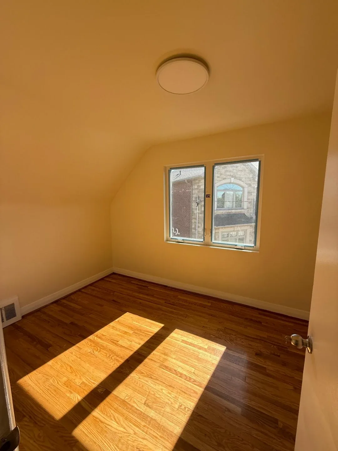 HOUSE FOR RENT image indicator(10)