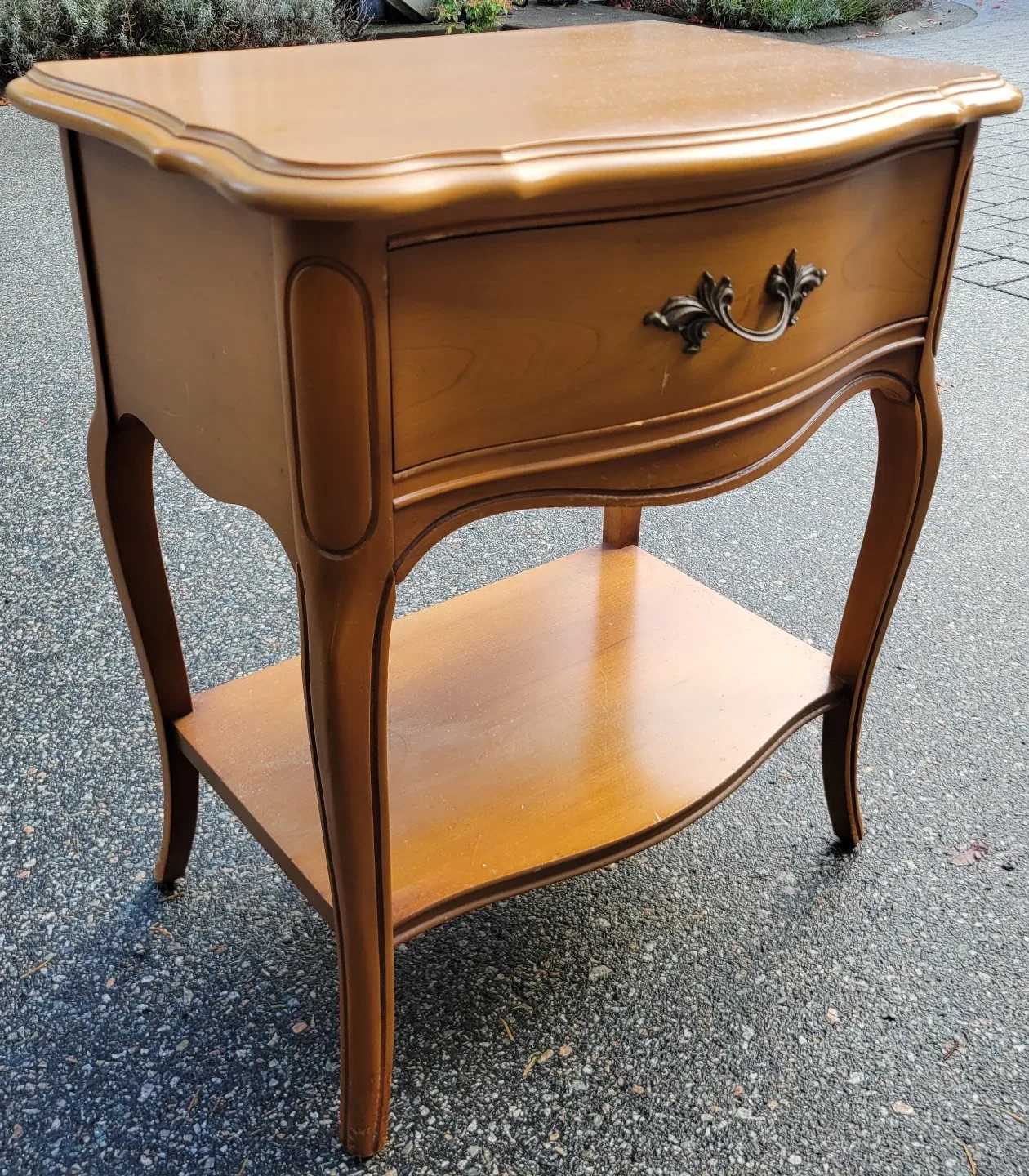 Very Nice Vintage Side Table.