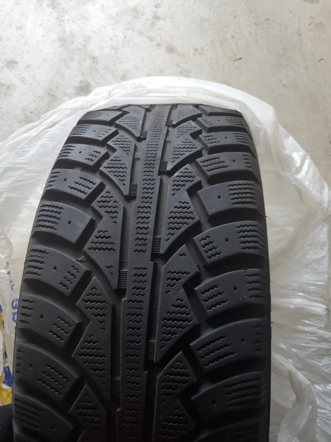 Winter Tires - Falken Eurowinter Extreme SW606 - 215/45R17 - photo 3