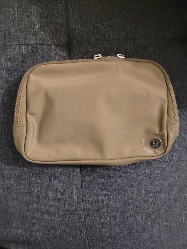 **Brand New** Lululemon Everywhere Belt Bag