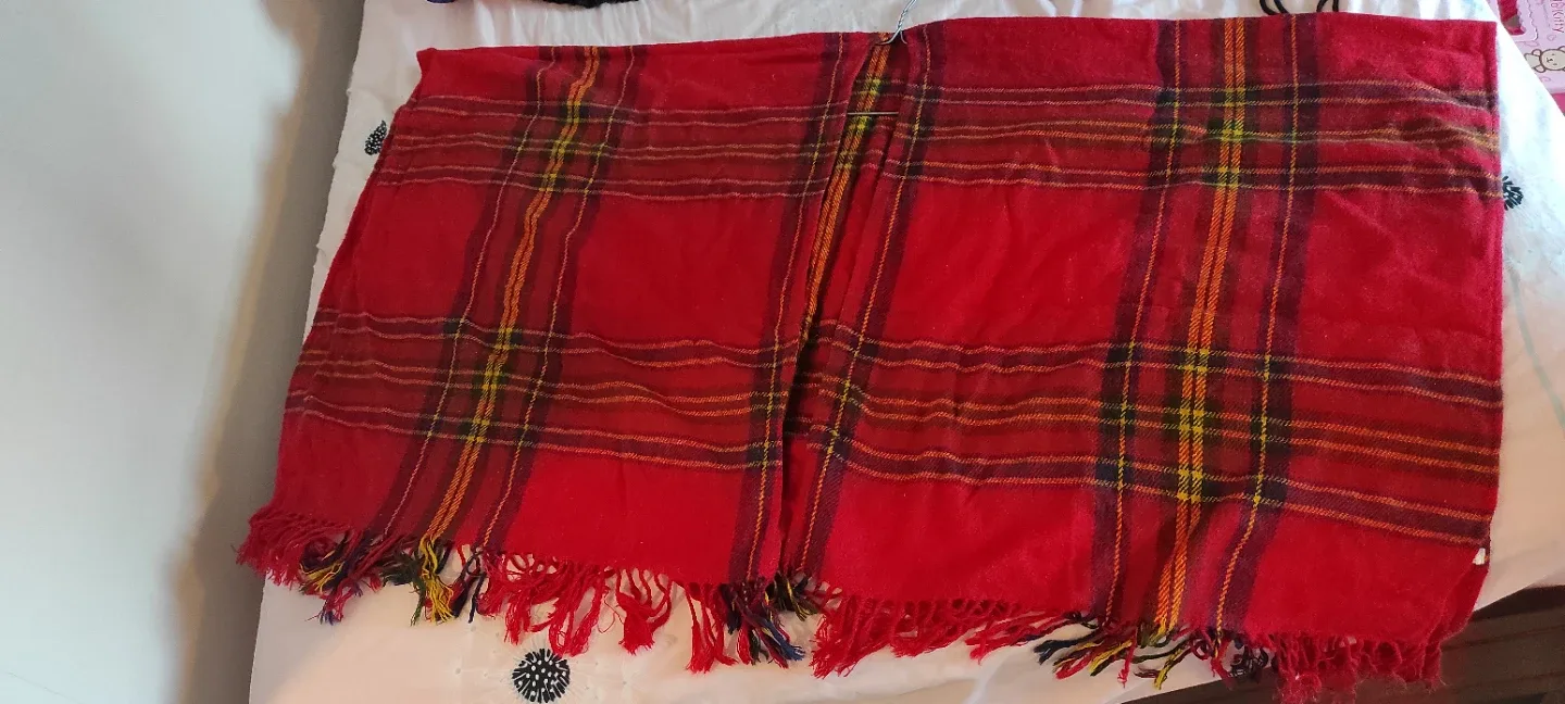 Red Plaid cape 120cm x 140cm image indicator(3)