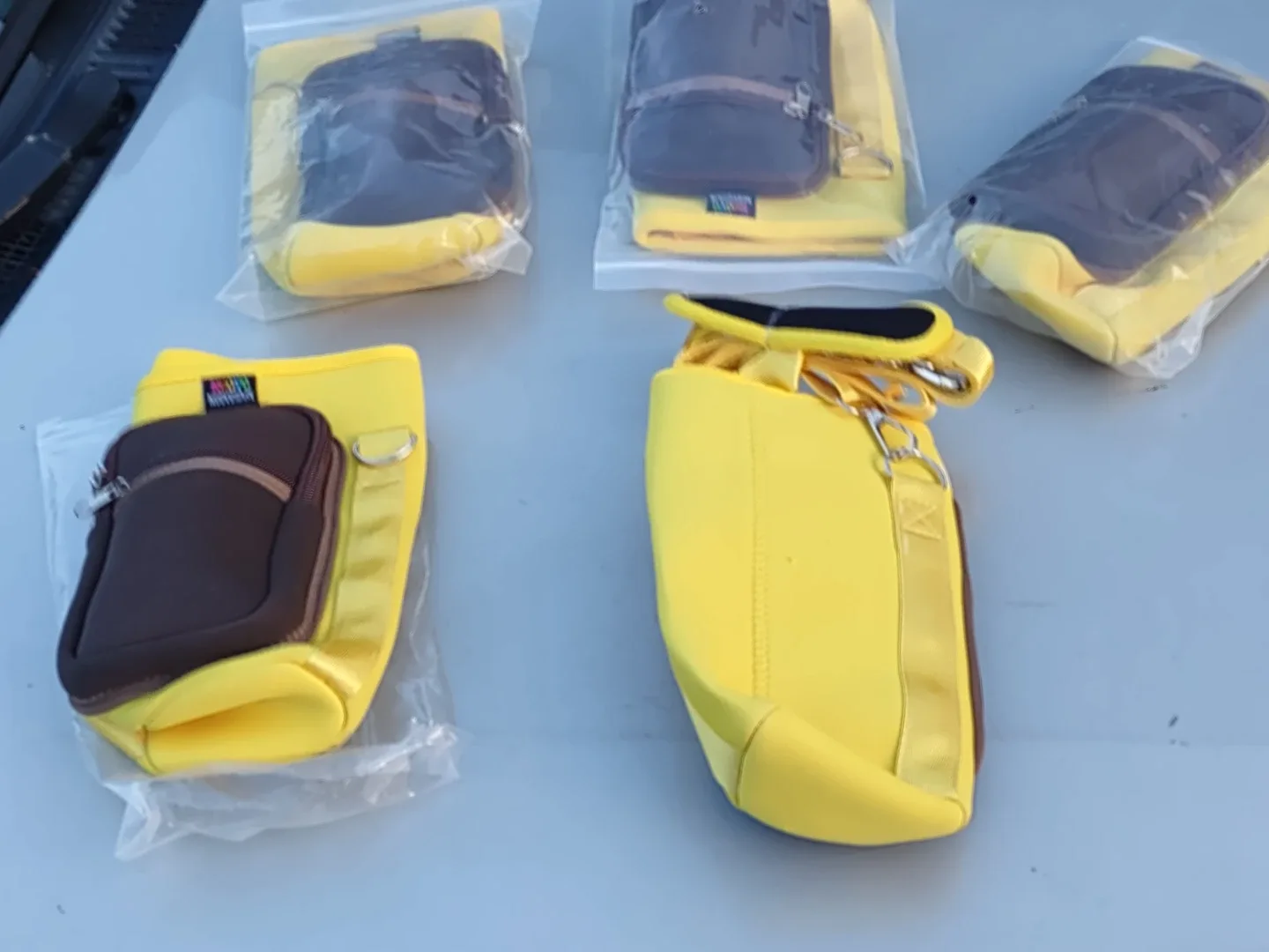 Nuovo Nuovoware Yellow Water Bottle Bag image indicator(4)