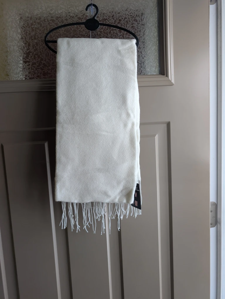 BNWT Ardene oversized scarf