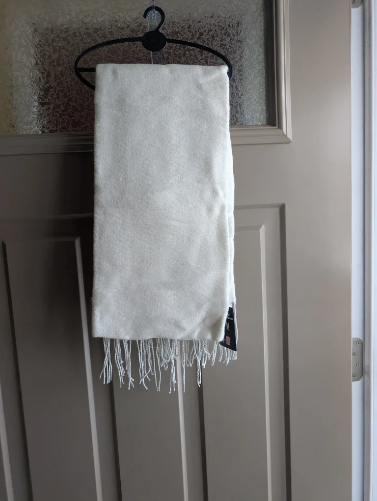 BNWT Ardene oversized scarf