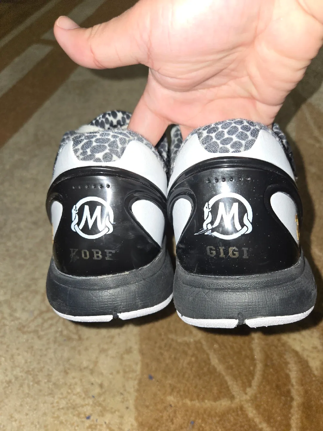 Nike Kobe Mamba Gigi Black/White Shoes image indicator(5)