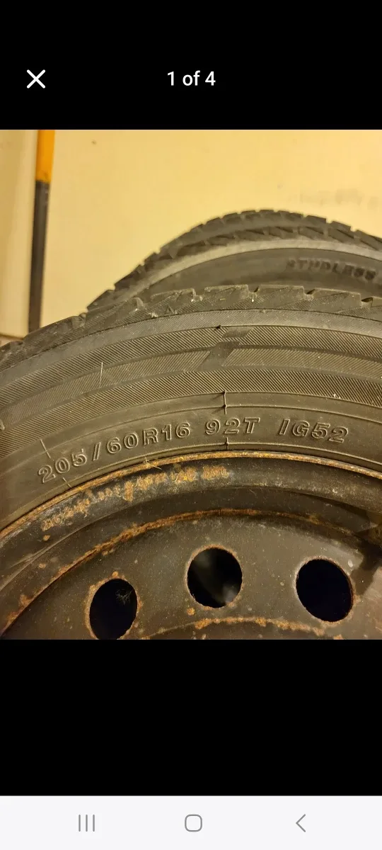 Set of 4 Winter Tires 205/60R16 image indicator(2)