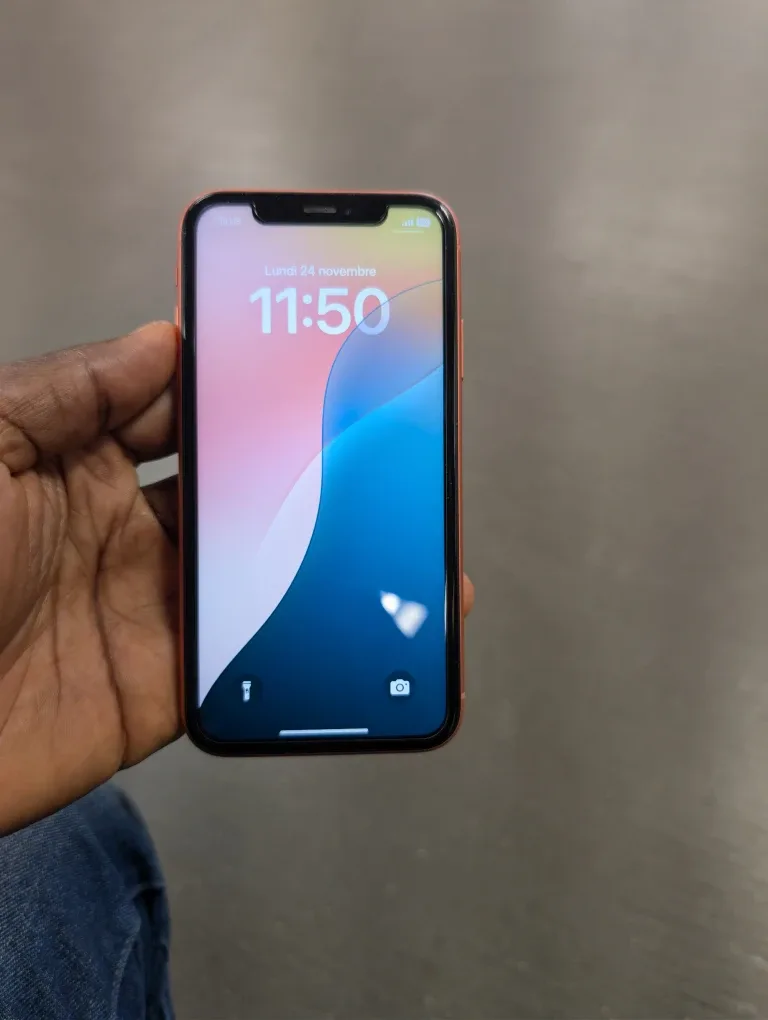 Apple iPhone XR Coral