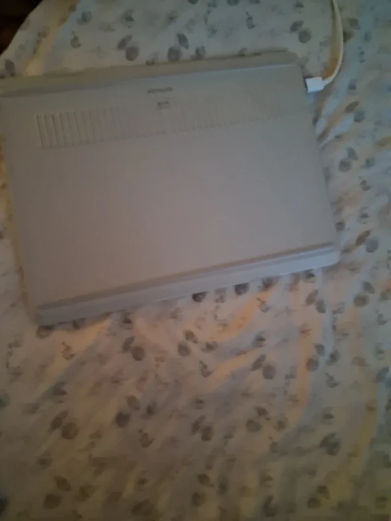 Microsoft Surface Laptop image indicator(2)