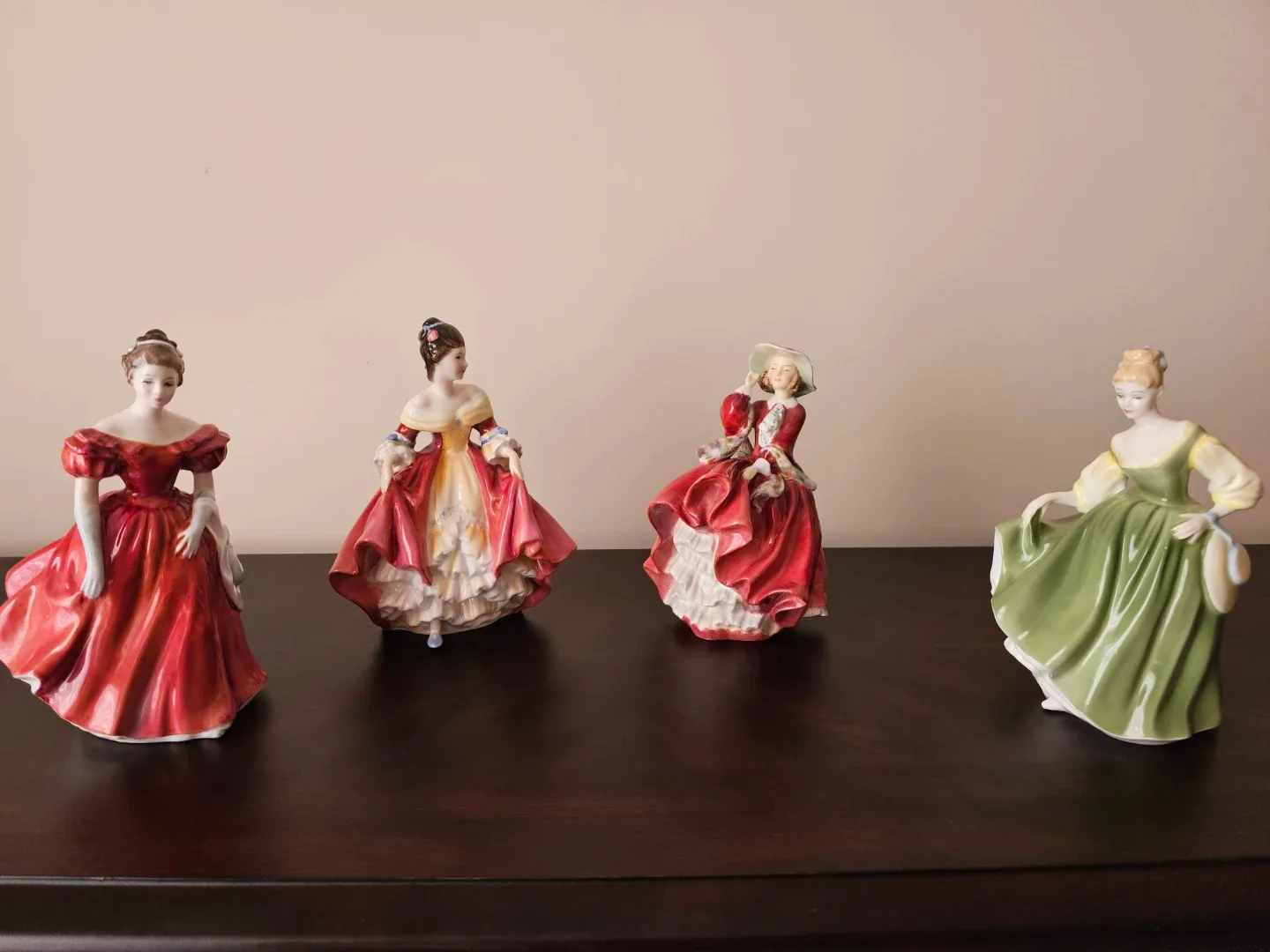 Royal Doulton Figurine Top o' the Hill & Fair Lady
