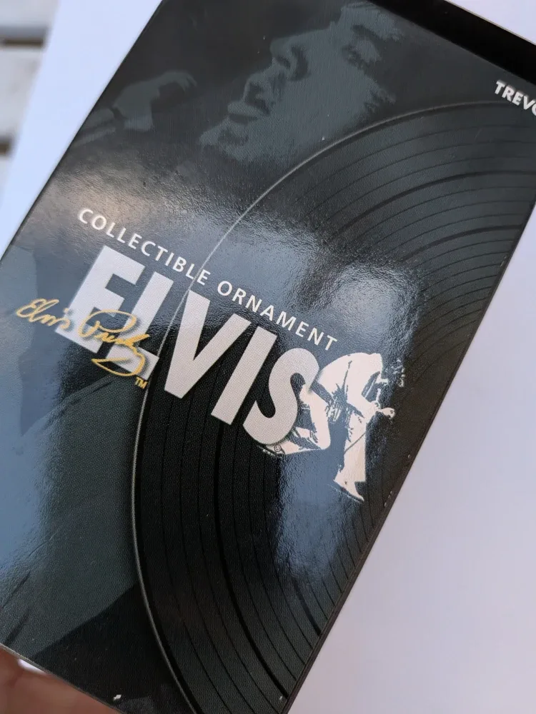 Elvis Presley Collectible Ornament - Live in Las Vegas image indicator(7)