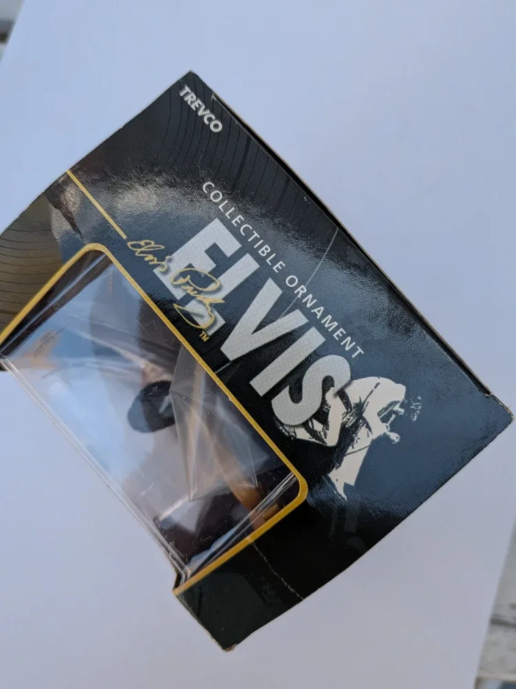 Elvis Presley Collectible Ornament - Live in Las Vegas image indicator(8)