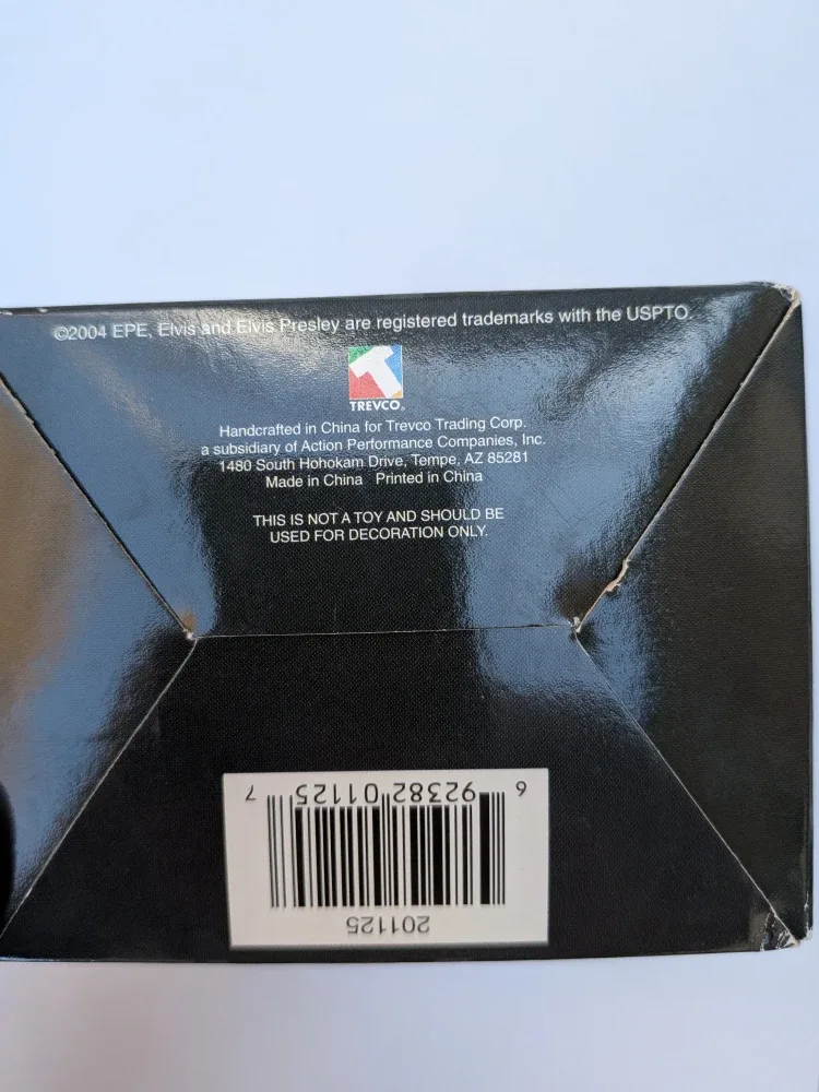 Elvis Presley Collectible Ornament - Live in Las Vegas image indicator(9)