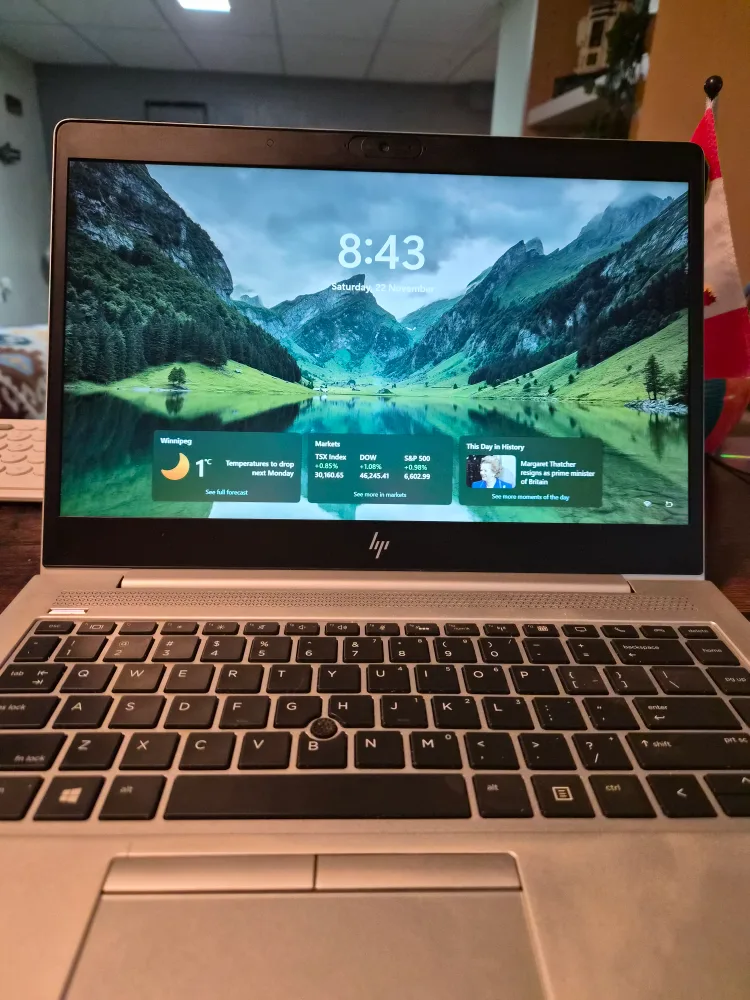 HP Elitebook Laptop - Windows 11 Pro image indicator(2)