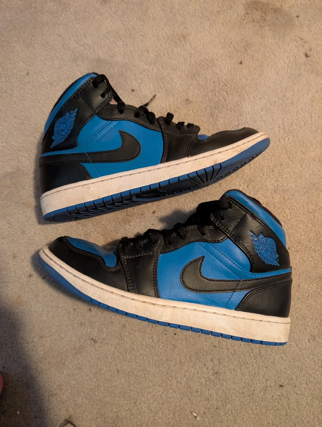Nike Air Jordan 1 Mid - Black/Blue image indicator(2)