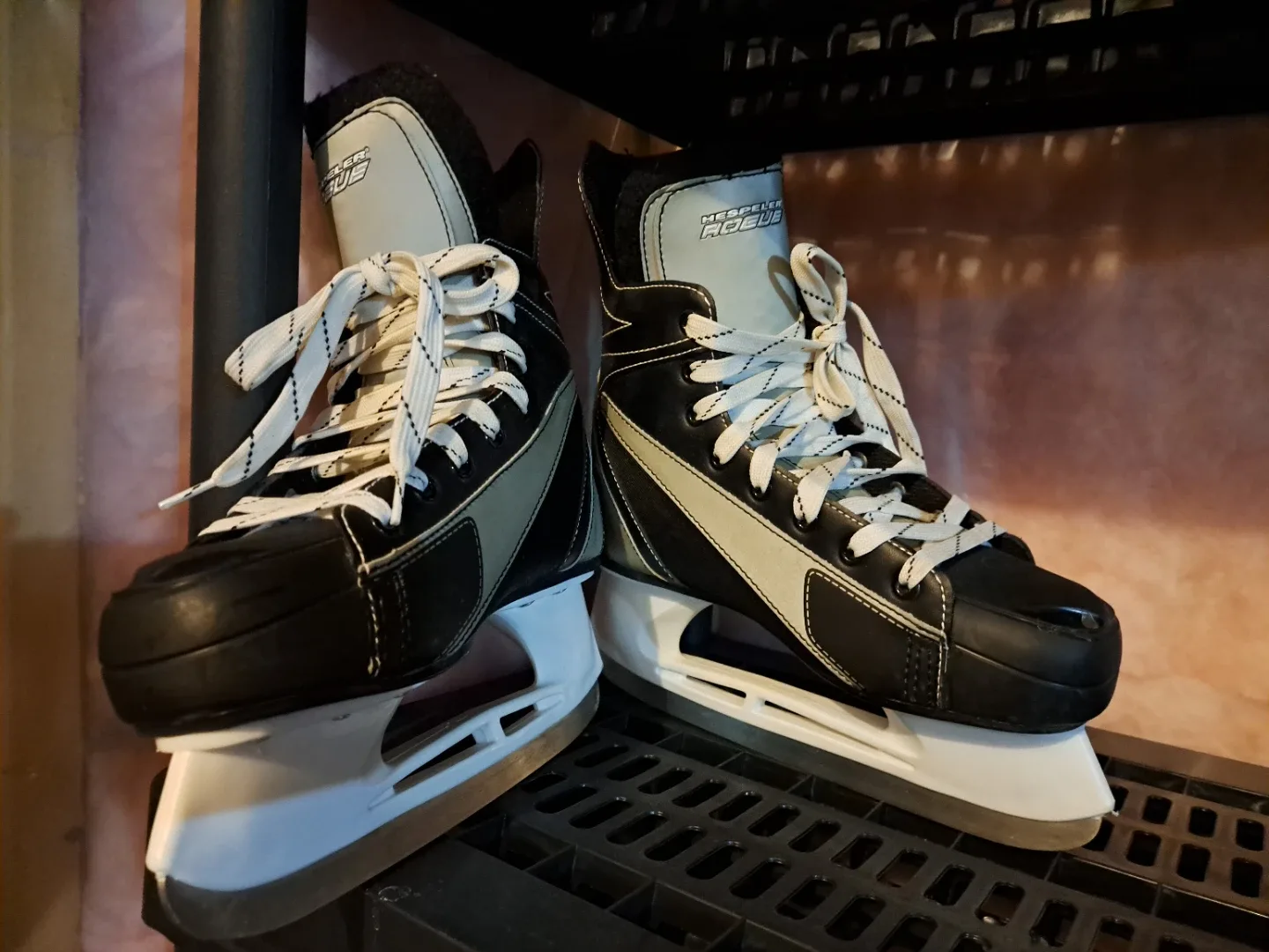 Hespeler Rogue Ice Skates - US Size 9