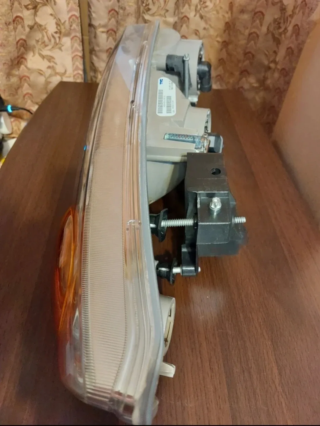 TYC 20-6016-00-1N Saturn Driver Side Headlight Assembly image indicator(7)