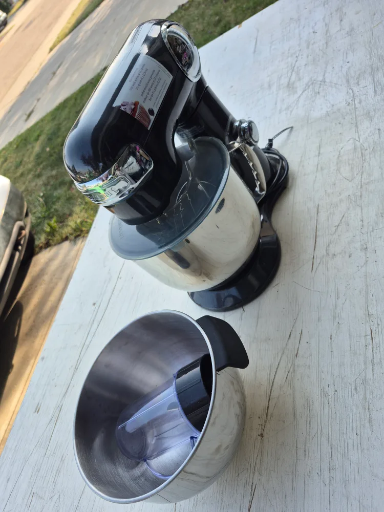 Cuisinart Stand Mixer - Black image indicator(2)