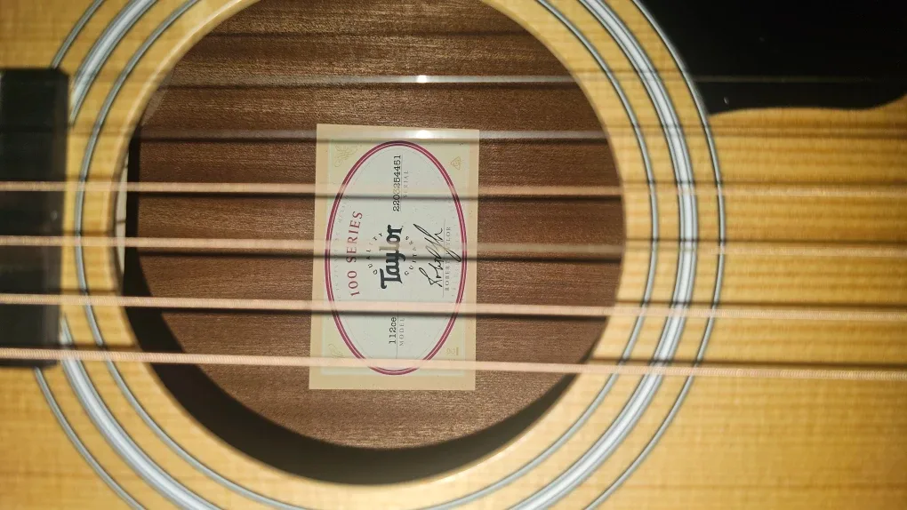 Taylor 112ce 100 Series Acoustic Guitar image indicator(4)