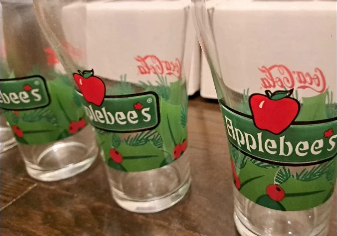 🍎 Applebee’s x Coca Cola 🔴 Glasses x4 🥛 bRAnd nEW