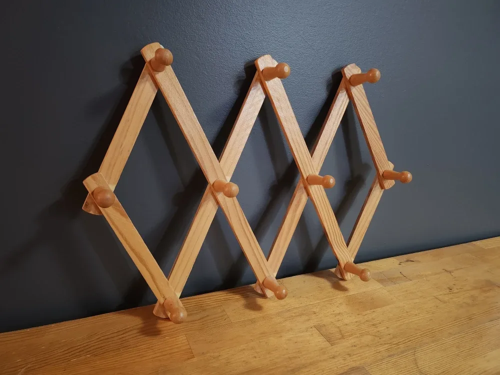 Wooden Accordion Peg Rack