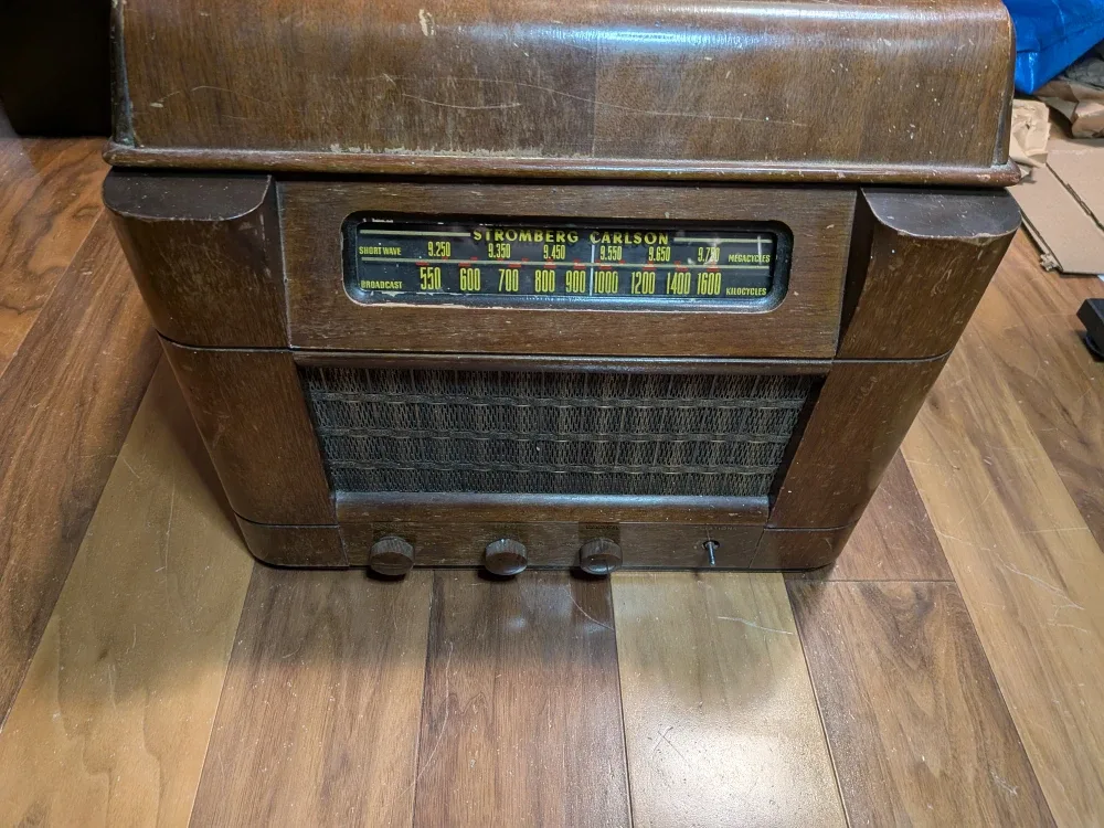 Antique Stromberg Carlson Phonograph/Radio image indicator(2)