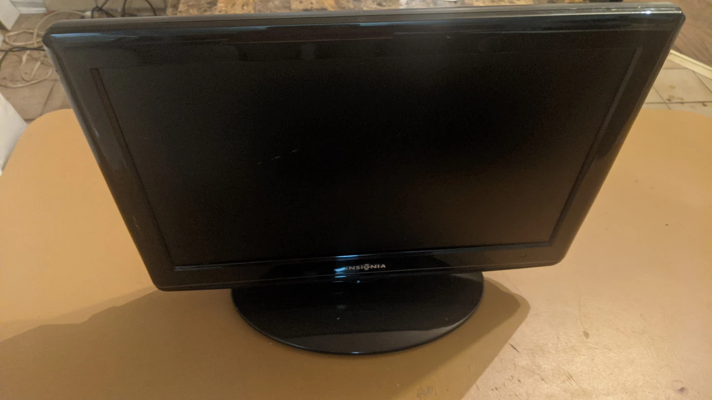 Insignia LCD TV & DVD Player - Model NS-LTDVD19-09CA