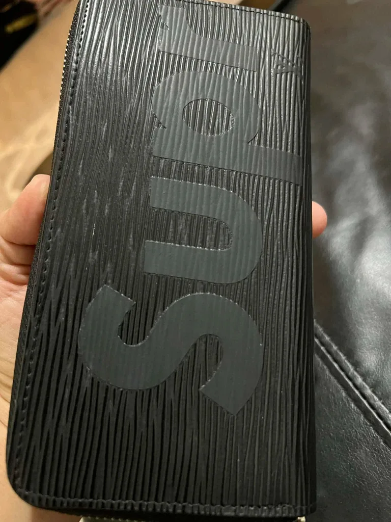 Louis Vuitton x Supreme Epi Leather Wallet