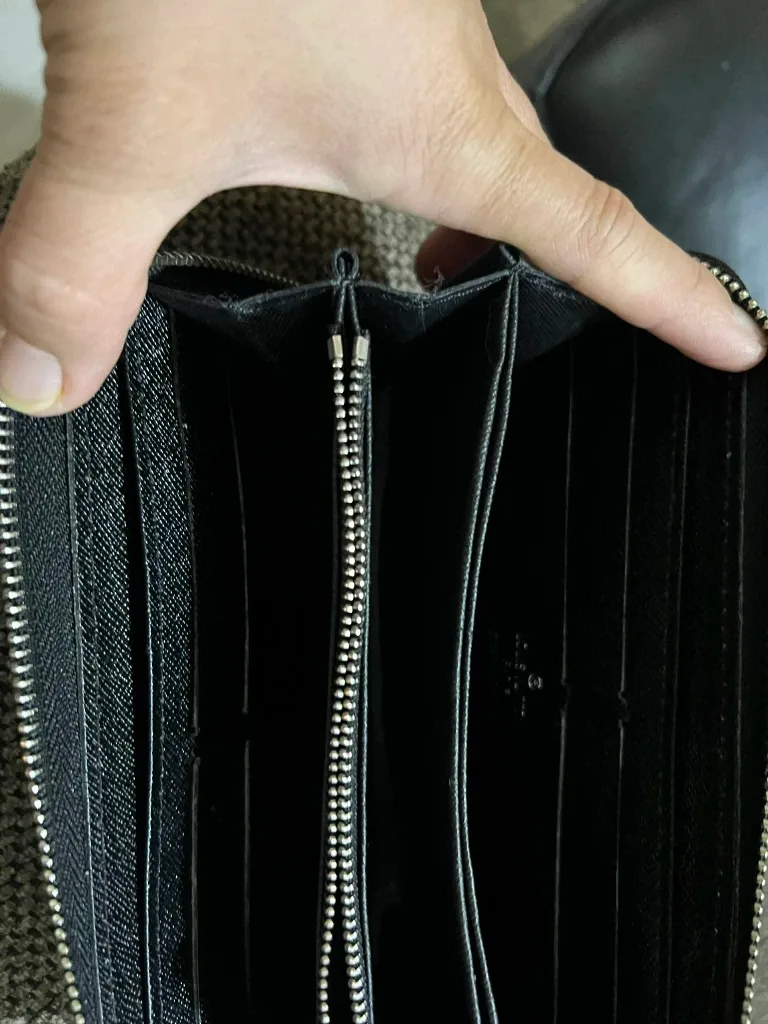 Louis Vuitton x Supreme Epi Leather Wallet image indicator(3)