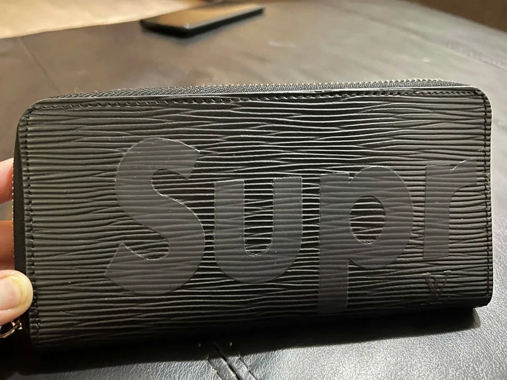 Louis Vuitton x Supreme Epi Leather Wallet image indicator(4)