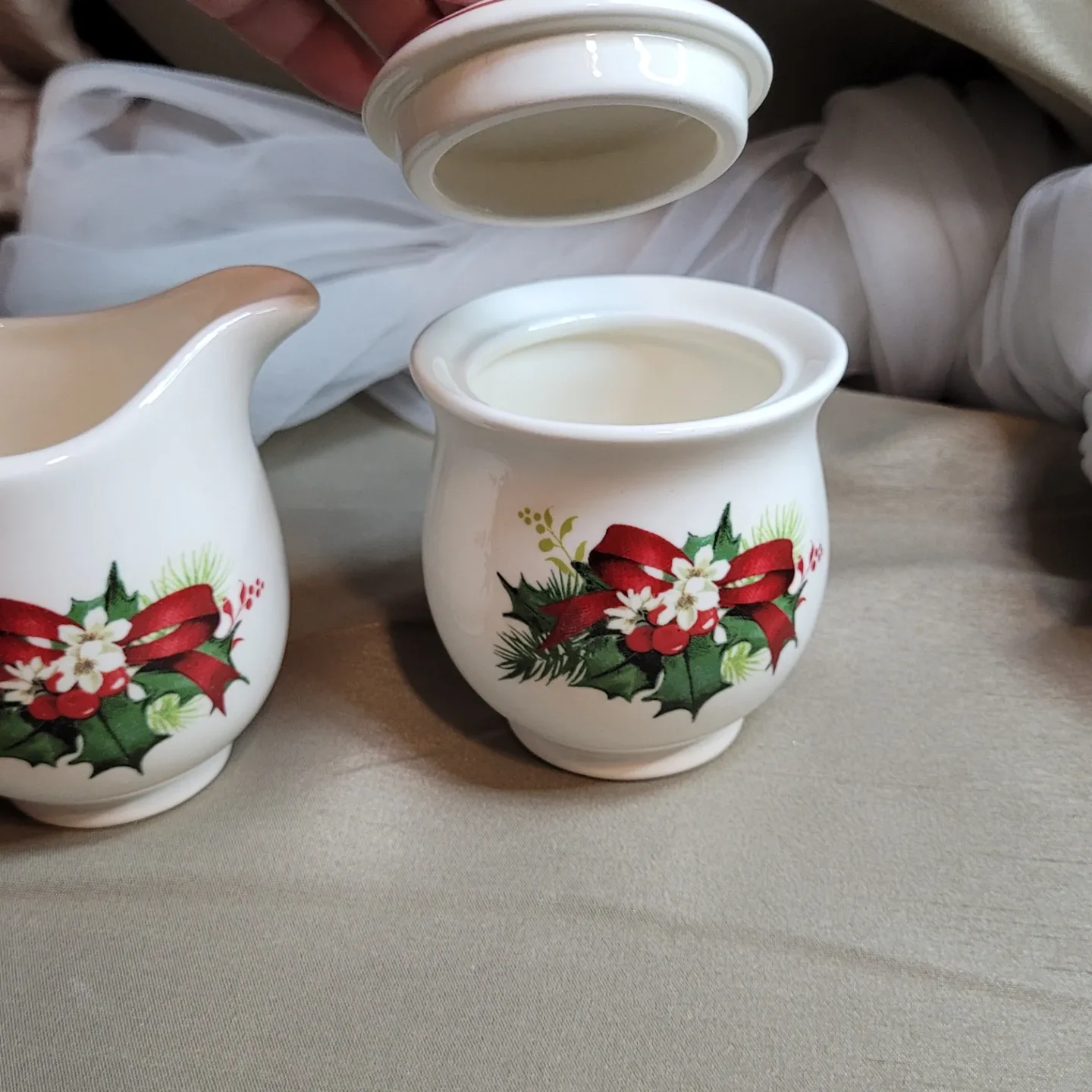 Beautiful Brand New Holiday Christmas Cream & Sugar Set no box image indicator(6)