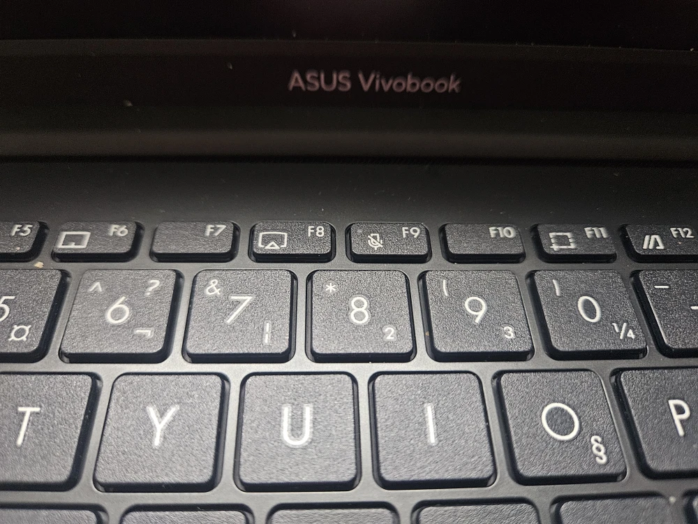 ASUS Vivobook Laptop - photo 4