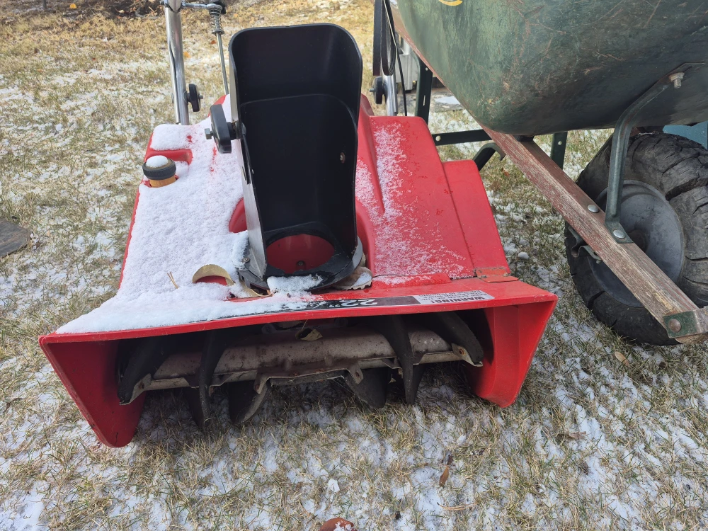 Yardworks 22" Snow Thrower - photo 3