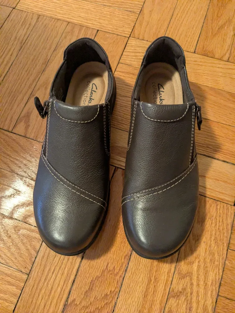 Clarks Collection Brown Leather Shoes Size 10W Brand New