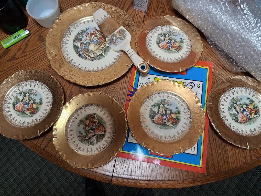 Vintage Gold Decorative Plates (Set of 6)