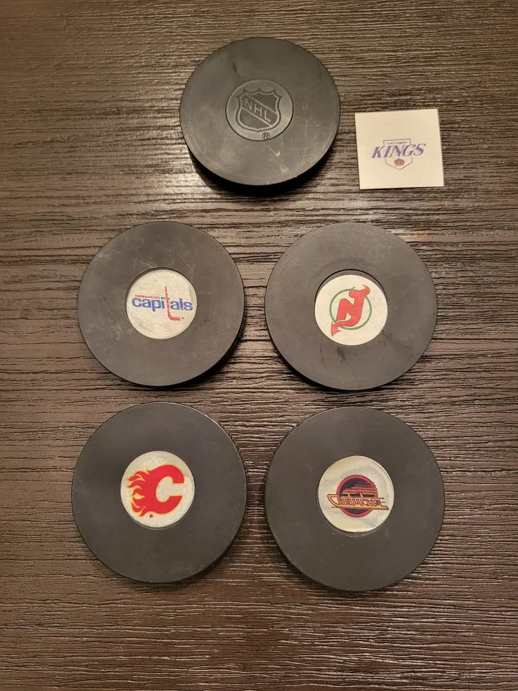 1980's Kellogs Hockey Puck Disc Cards image indicator(2)