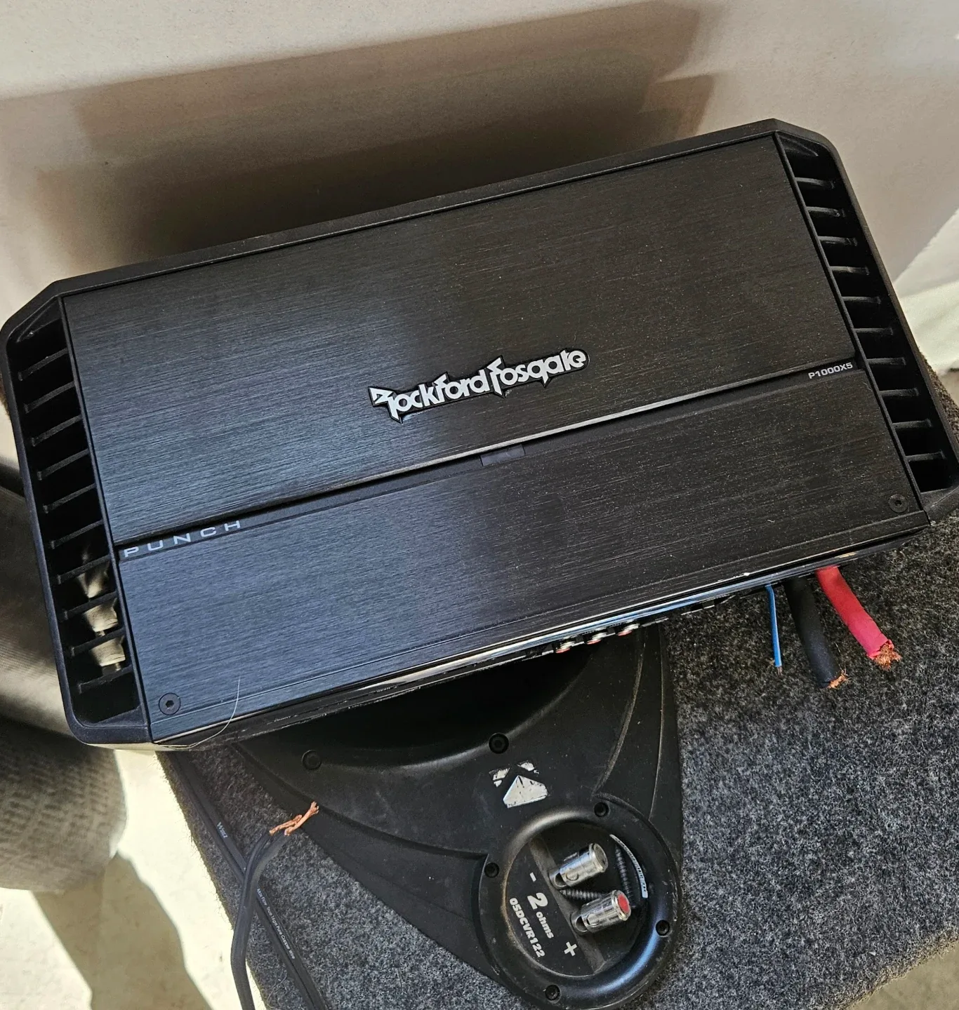 Rockford Fosgate P1000X5 Amplifier & Kicker Subwoofer image indicator(3)
