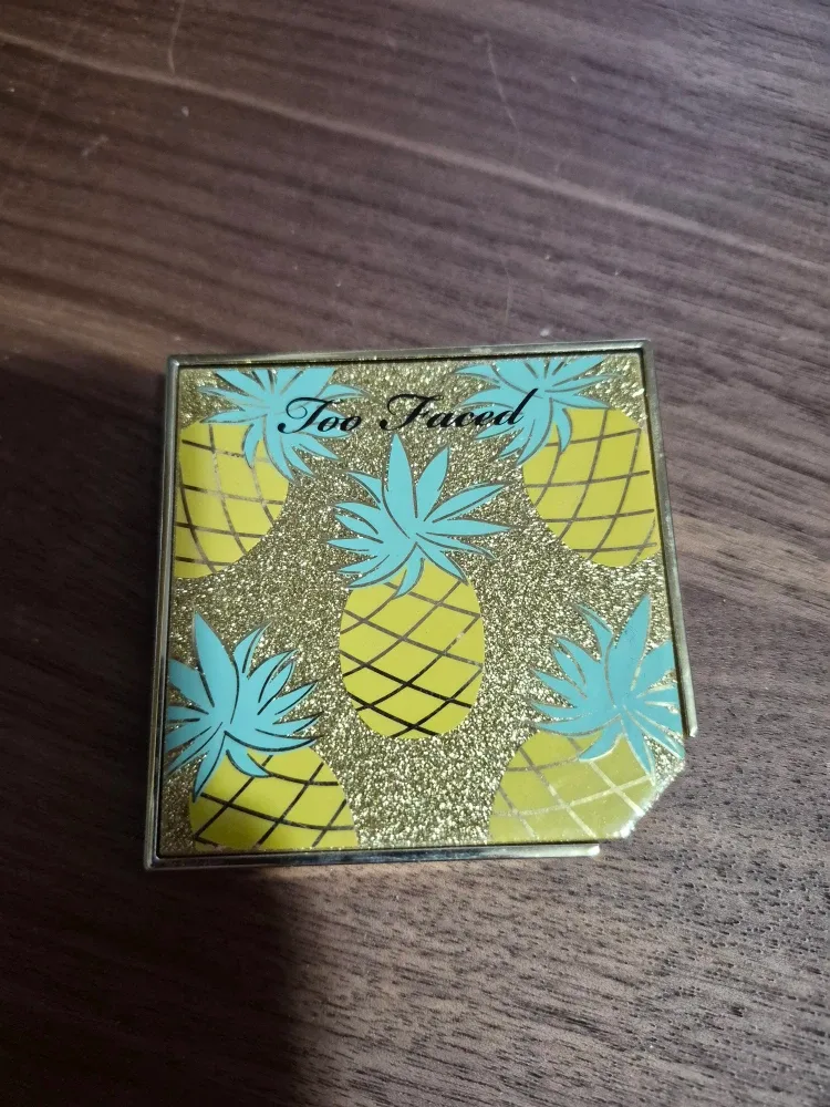 Too Faced Pineapple Paradise Highlighting Palette