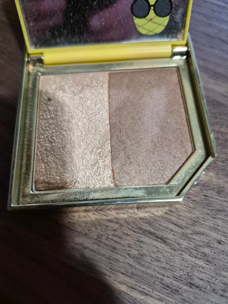 Too Faced Pineapple Paradise Highlighting Palette image indicator(2)
