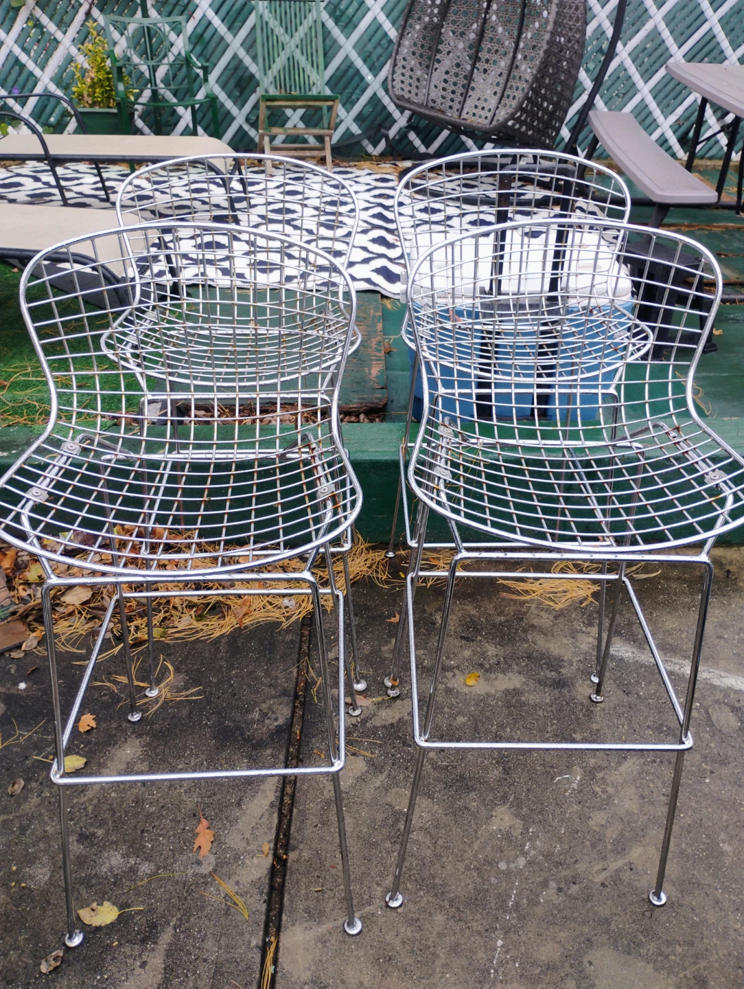 Set of 4 Bertoia Style Chrome Bar Stools - photo 2