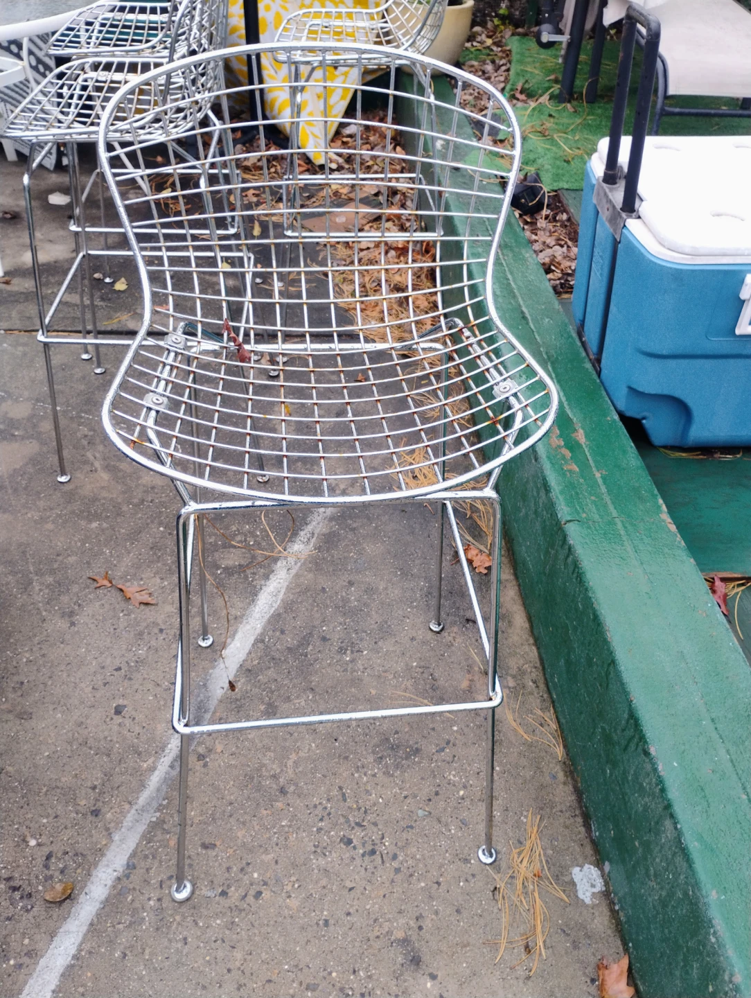 Set of 4 Bertoia Style Chrome Bar Stools - photo 3