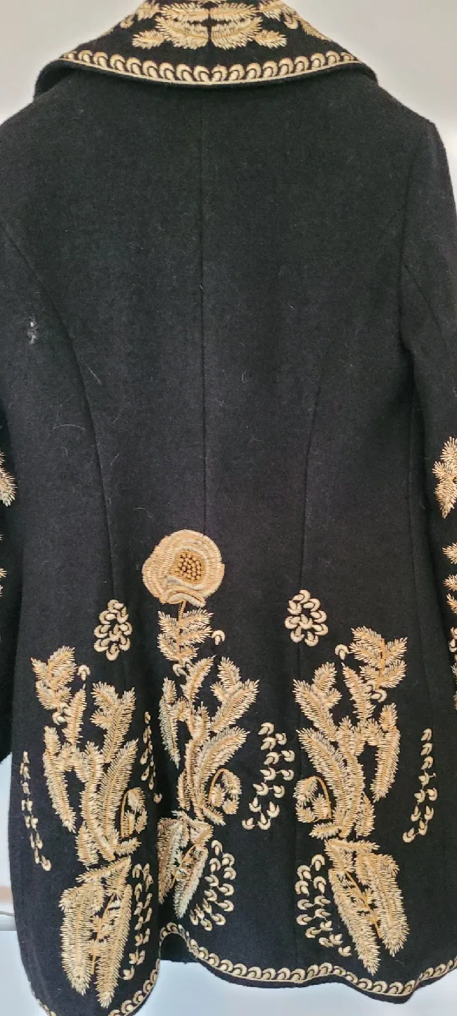 Jing&Jia Black Embroidered Coat - Size S image indicator(4)