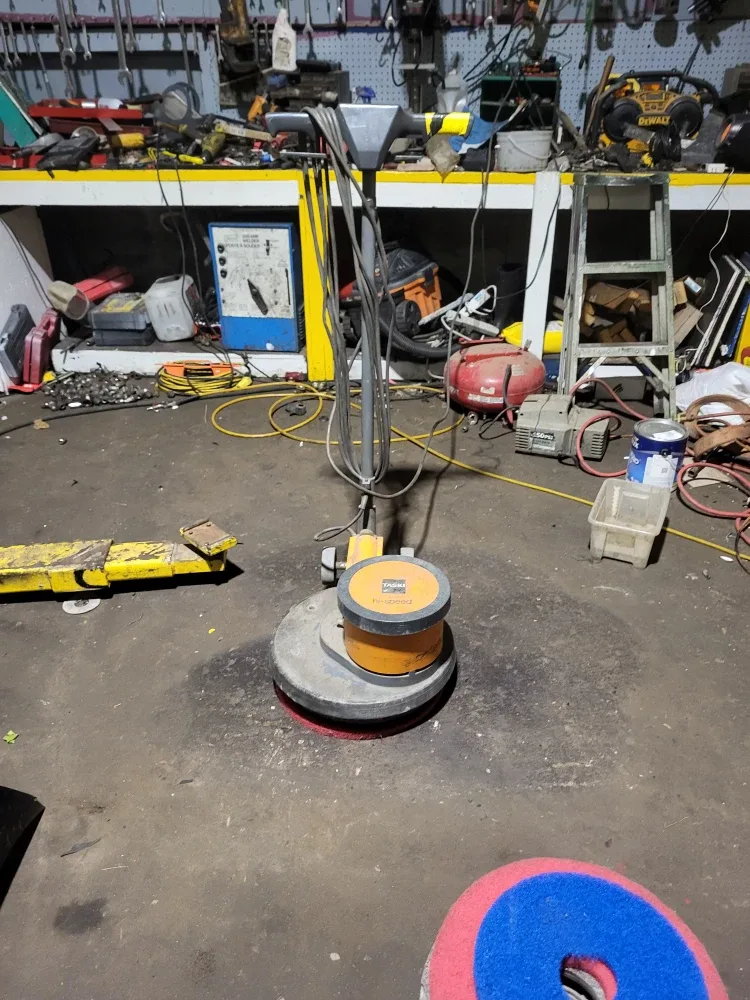 Floor polisher/scrubber Working conditions good image indicator(5)