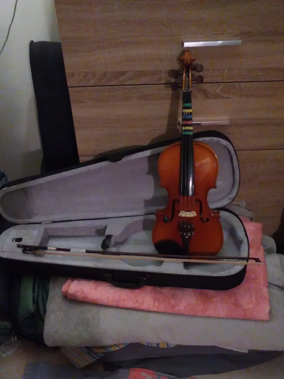 full size 4/4 Violin with Case and bow