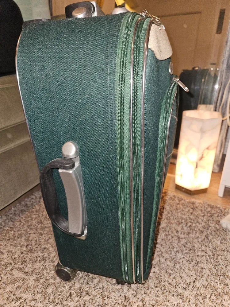 Concorde Green Rolling Suitcase image indicator(3)