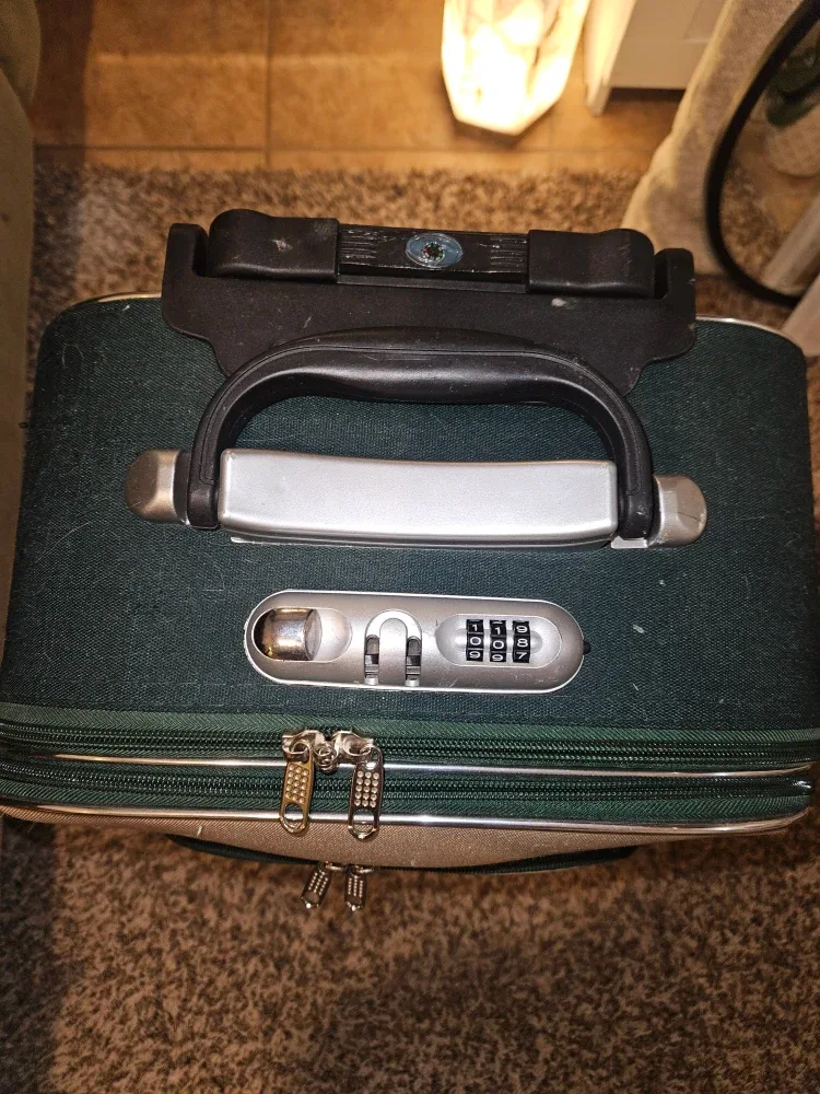 Concorde Green Rolling Suitcase image indicator(4)