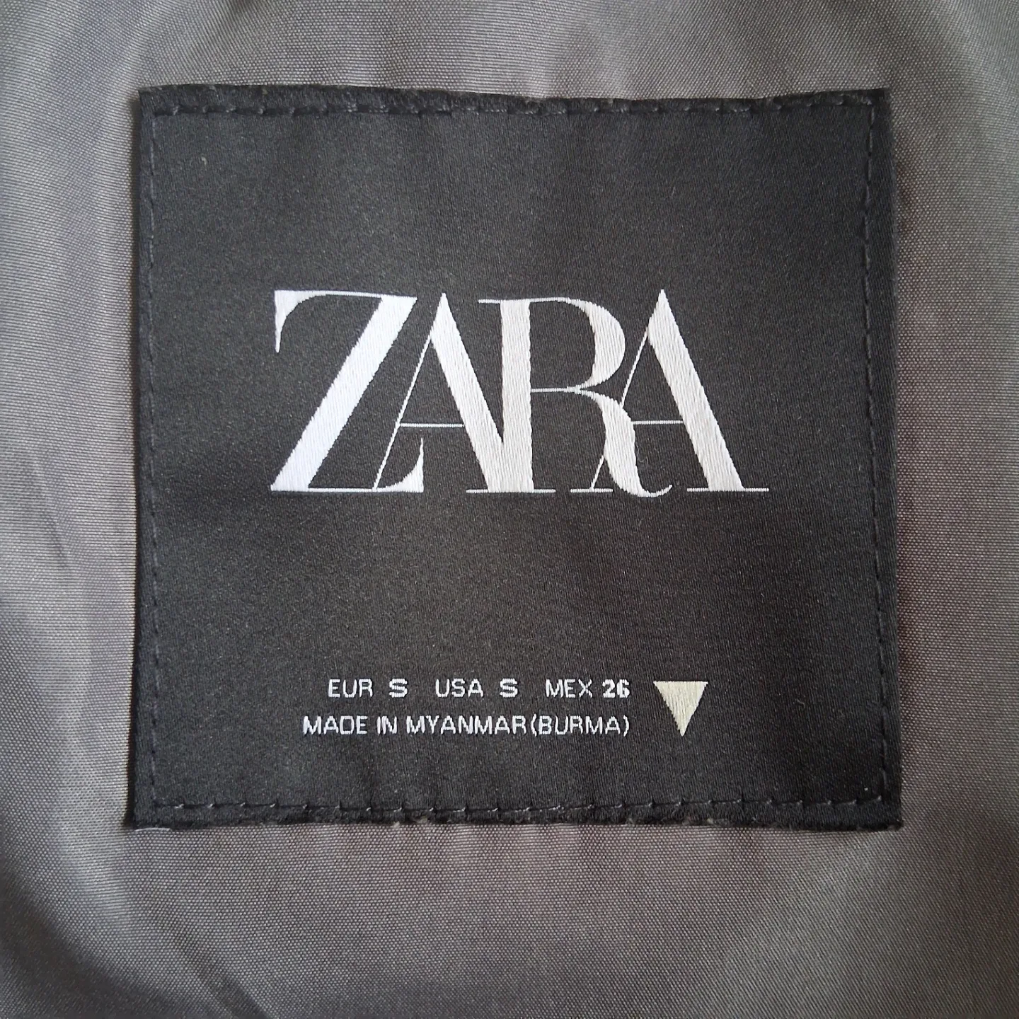 Zara Silver Puffer Sz S, Fits M image indicator(4)