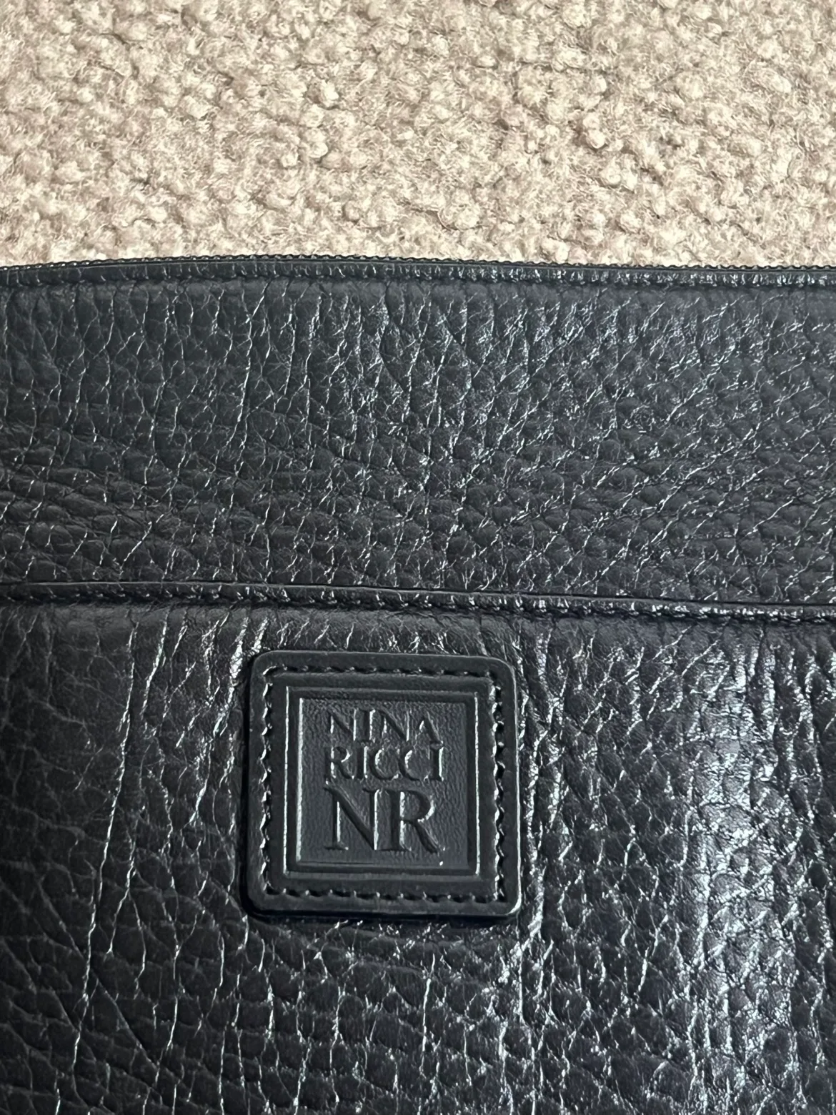 Leather Bag image indicator(2)