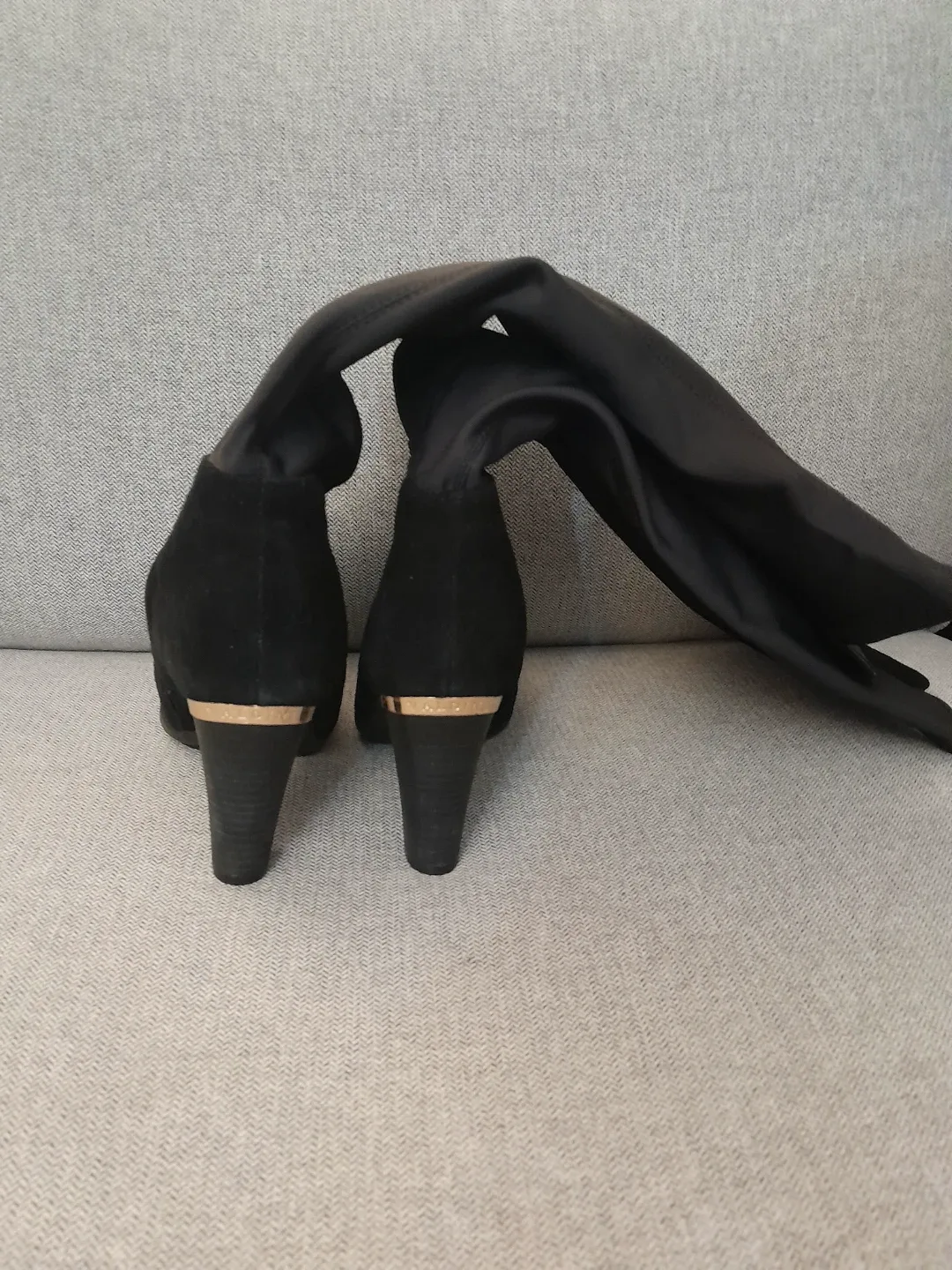 Valdini Black Over-the-Knee Boots image indicator(3)