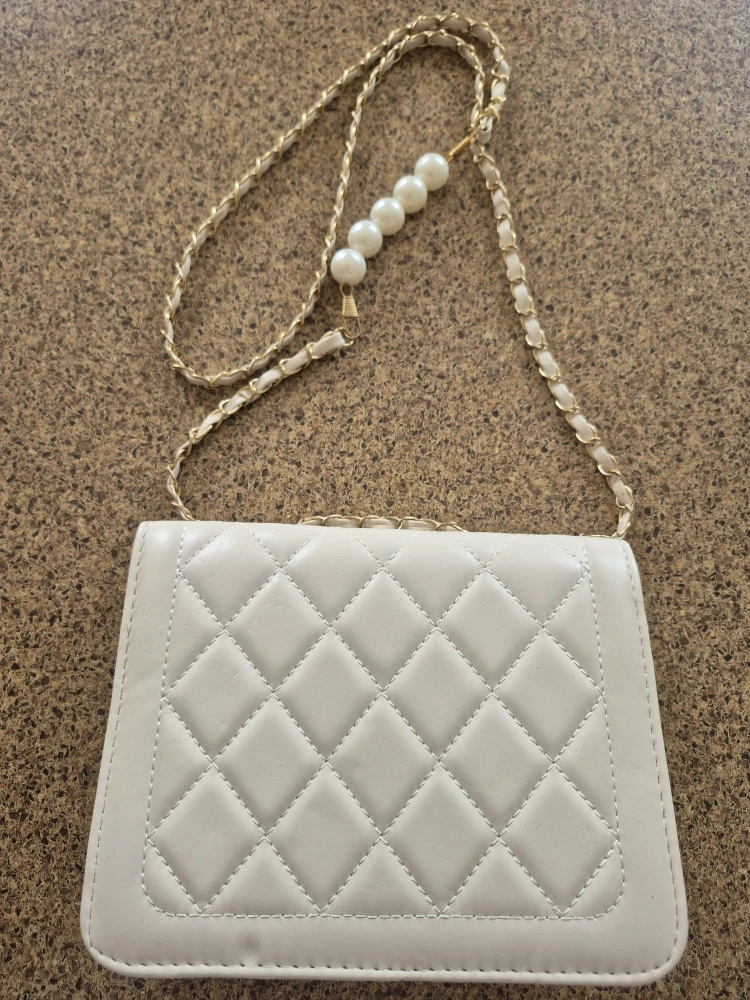White Quilted Chain Bag with Pearl Detail - photo 3