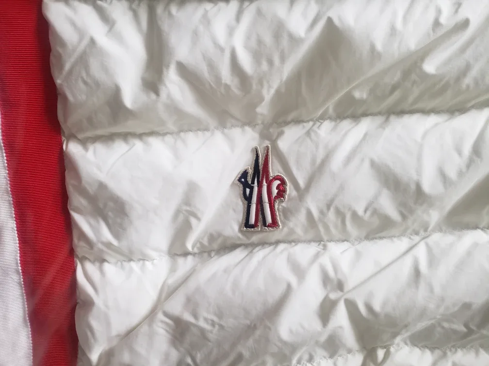 Moncler White Padded Blanket-Navy velvet image indicator(4)